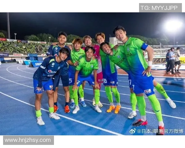 鹿岛鹿角迎战湘南比马全力争胜展现球队实力与斗志